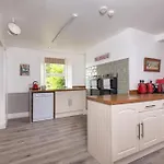 Big Pink House * Mealsgate