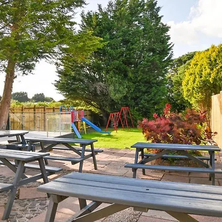 Big Pink House 펜션 밀스게이트