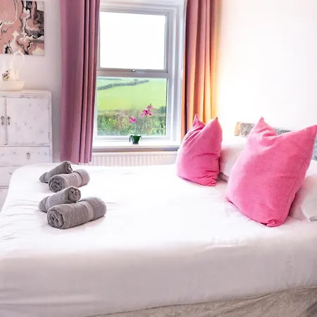 Big Pink House 펜션 *